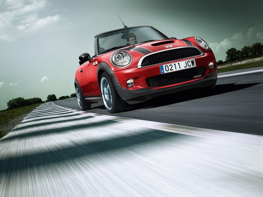  Mini Cooper JCW Cabrio 2009 года  (фото 15 из 40)